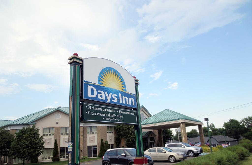 Days Inn By Wyndham מונמאני מראה חיצוני תמונה