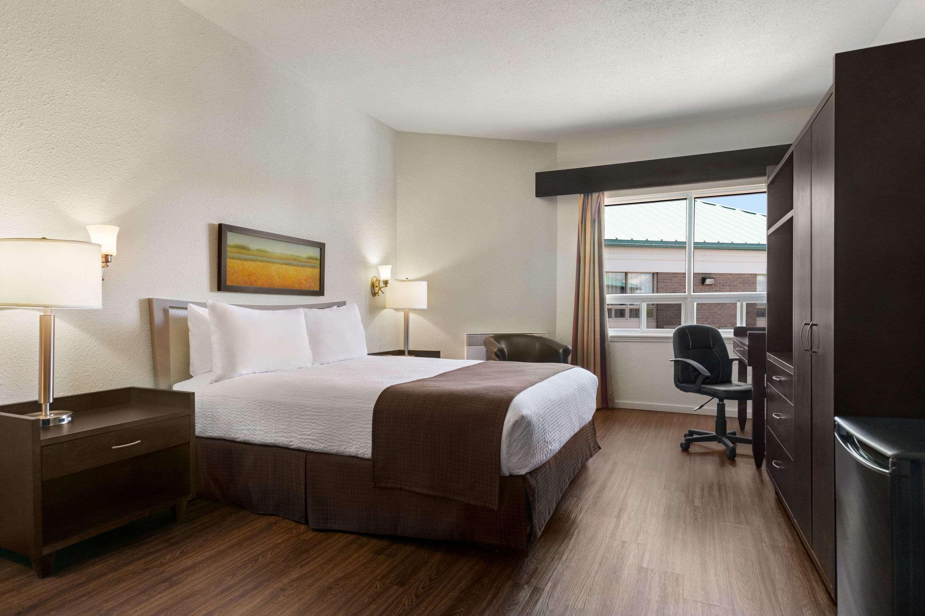 Days Inn By Wyndham מונמאני מראה חיצוני תמונה