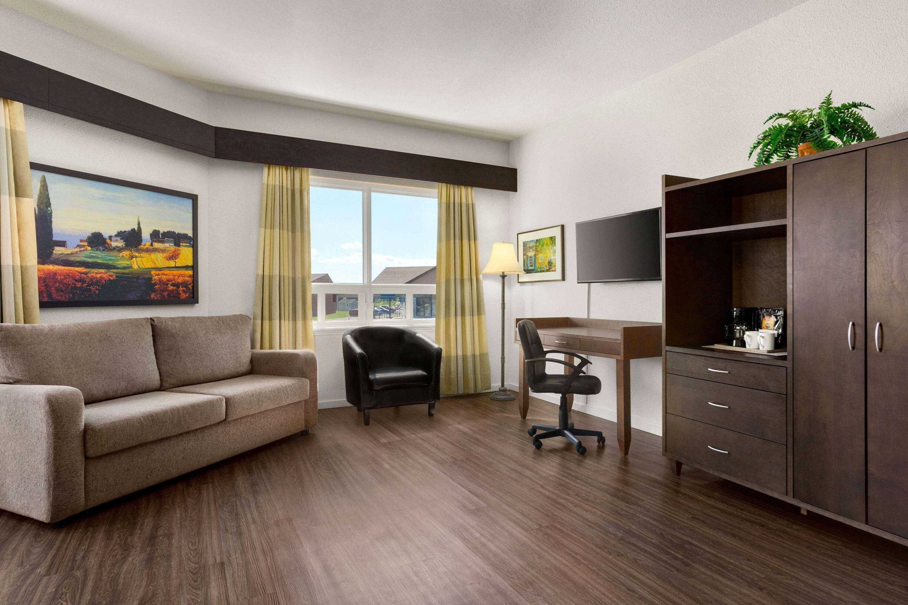 Days Inn By Wyndham מונמאני מראה חיצוני תמונה